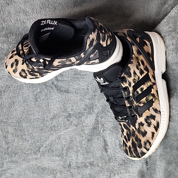 Adidas women's Torsion ZX FLUX. Size 5 - Picture 7 of 14